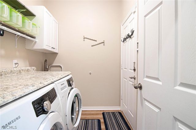 2527 Blackburn CIR, Cape Coral, FL 33991