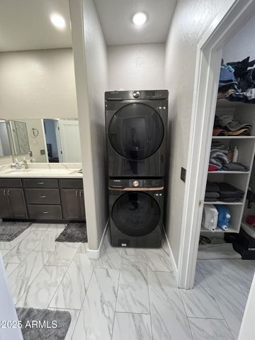 7445 E EAGLE CREST Drive 1064, Mesa, AZ 85207