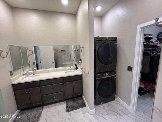 7445 E EAGLE CREST Drive 1064, Mesa, AZ 85207