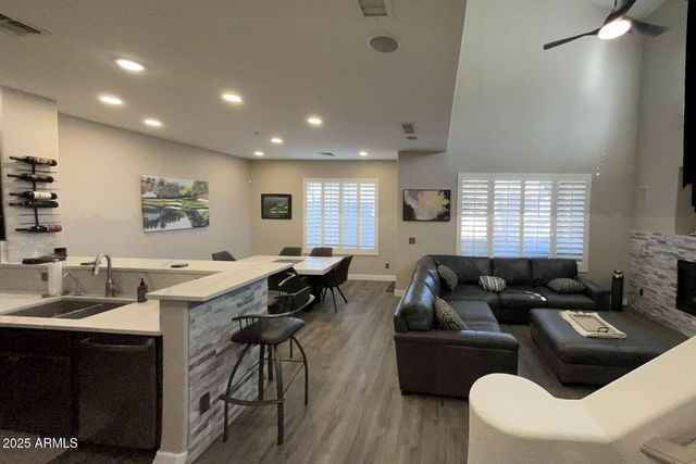 7445 E EAGLE CREST Drive 1064, Mesa, AZ 85207