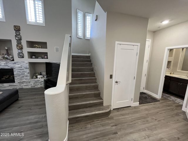 7445 E EAGLE CREST Drive 1064, Mesa, AZ 85207