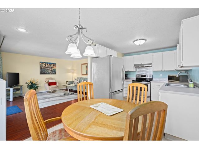 1414 BRANDT Rd B17, Vancouver, WA 98661