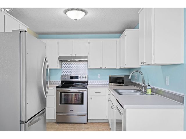1414 BRANDT Rd B17, Vancouver, WA 98661