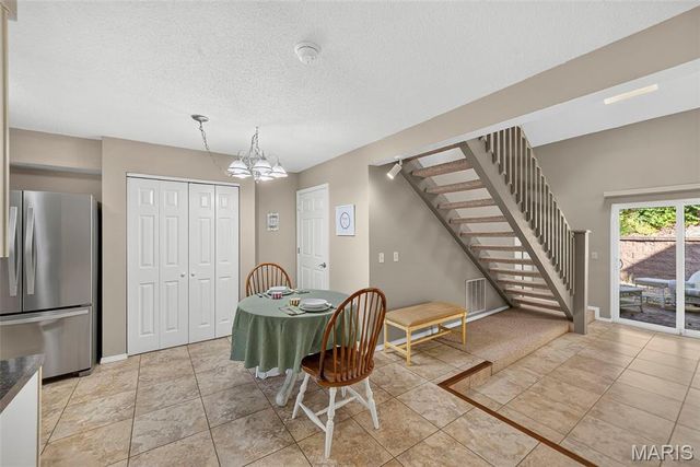 1 Rue De Paix 6, Lake St Louis, MO 63367