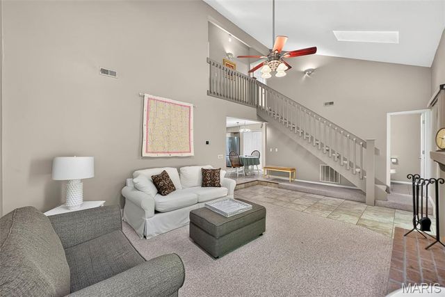 1 Rue De Paix 6, Lake St Louis, MO 63367