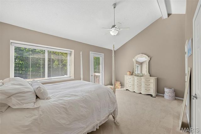 1 Rue De Paix 6, Lake St Louis, MO 63367