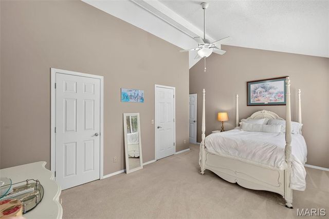 1 Rue De Paix 6, Lake St Louis, MO 63367