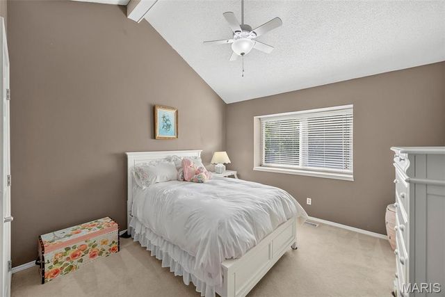 1 Rue De Paix 6, Lake St Louis, MO 63367