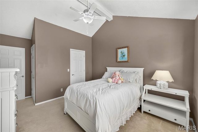 1 Rue De Paix 6, Lake St Louis, MO 63367