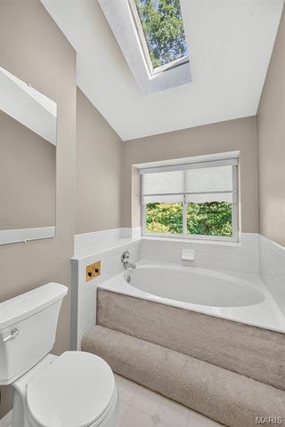 1 Rue De Paix 6, Lake St Louis, MO 63367