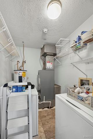 1 Rue De Paix 6, Lake St Louis, MO 63367