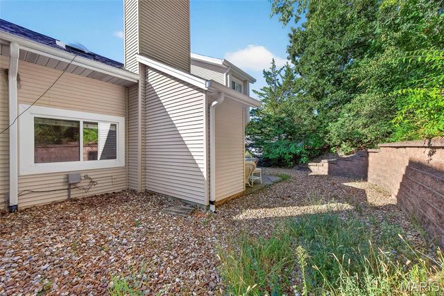 1 Rue De Paix 6, Lake St Louis, MO 63367