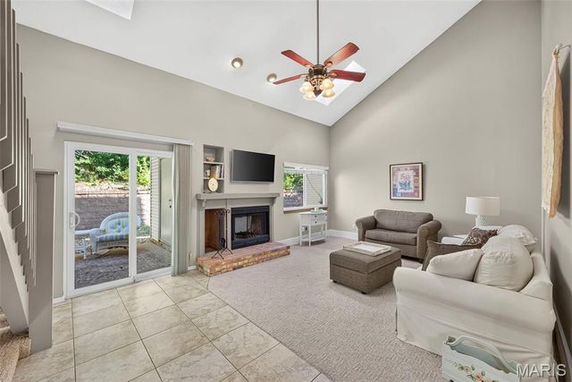 1 Rue De Paix 6, Lake St Louis, MO 63367