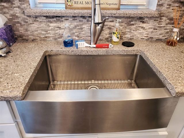 135 PEACE AVENUE, Tavernier, FL 33070