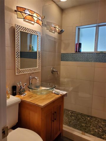 135 PEACE AVENUE, Tavernier, FL 33070