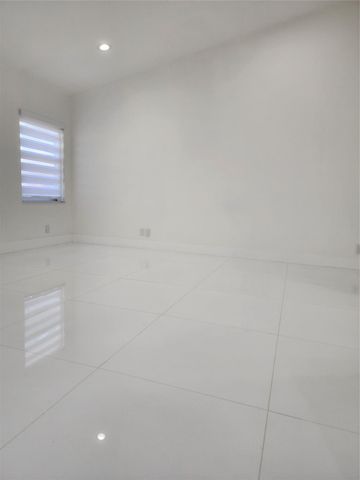 9020 NW 60TH Street, Tamarac, FL 33321