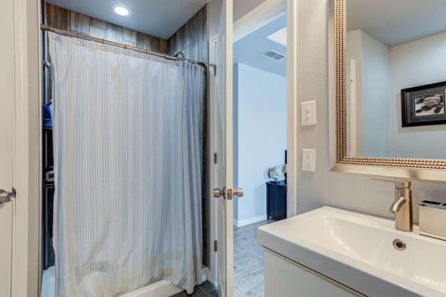 8801 15th Street, Lubbock, TX 79416