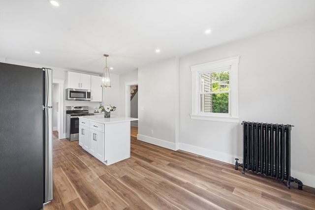 87 Malden St, Worcester, MA 01606