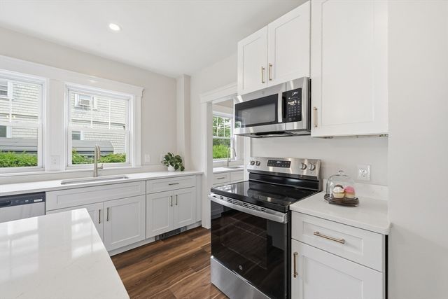 87 Malden St, Worcester, MA 01606