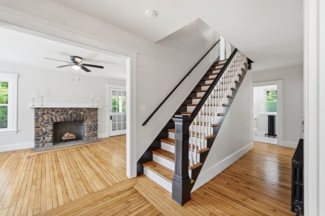 87 Malden St, Worcester, MA 01606