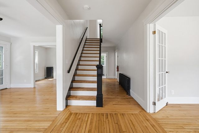 87 Malden St, Worcester, MA 01606
