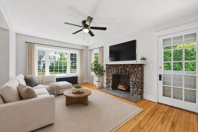 87 Malden St, Worcester, MA 01606