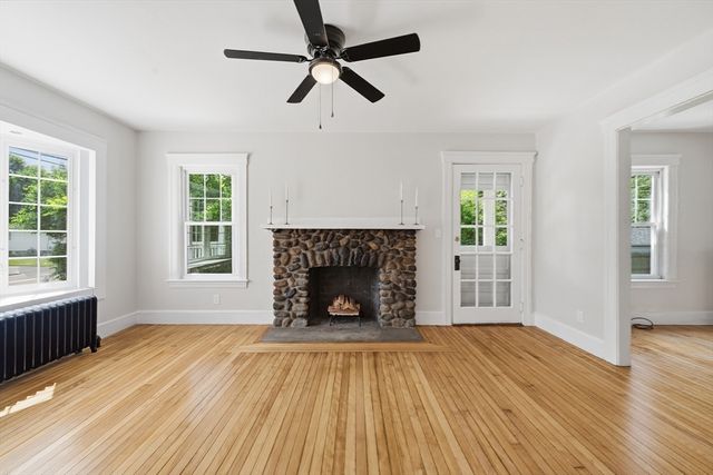 87 Malden St, Worcester, MA 01606