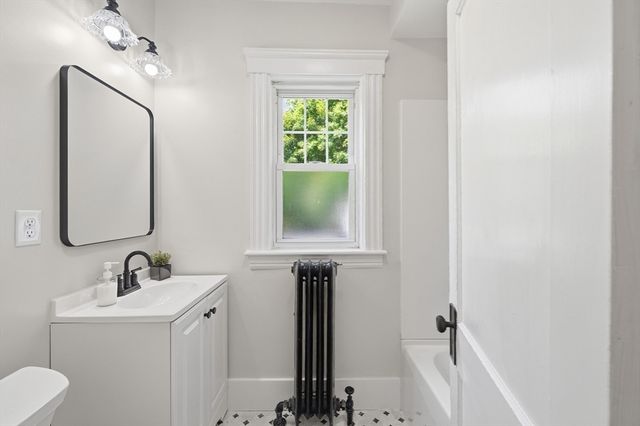 87 Malden St, Worcester, MA 01606