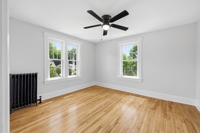 87 Malden St, Worcester, MA 01606