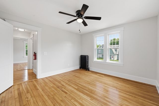 87 Malden St, Worcester, MA 01606
