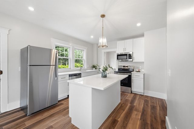 87 Malden St, Worcester, MA 01606