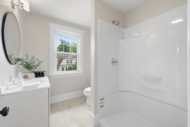 87 Malden St, Worcester, MA 01606