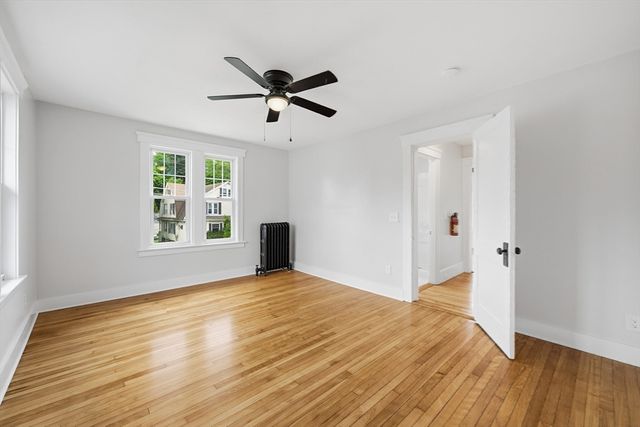 87 Malden St, Worcester, MA 01606