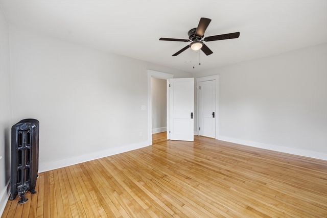 87 Malden St, Worcester, MA 01606