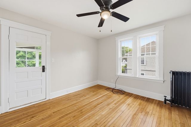 87 Malden St, Worcester, MA 01606