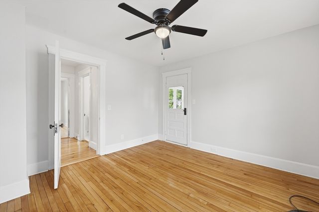 87 Malden St, Worcester, MA 01606