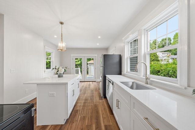 87 Malden St, Worcester, MA 01606