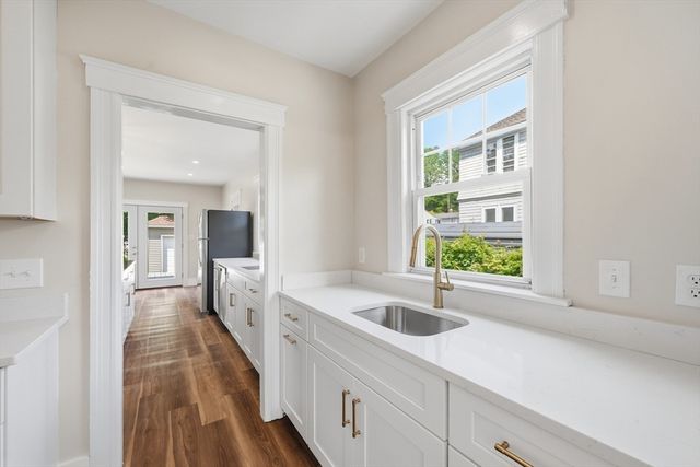 87 Malden St, Worcester, MA 01606