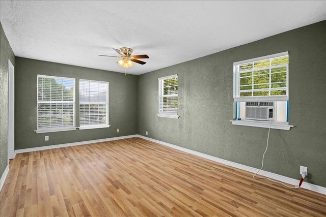 103 Emile Street, Brenham, TX 77833