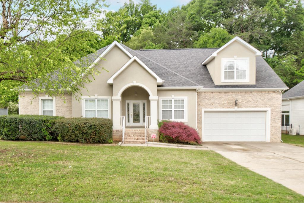 7728 Prince Drive, Ooltewah, TN 37363