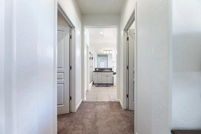 1006 La Canada Avenue, Clovis, CA 93619