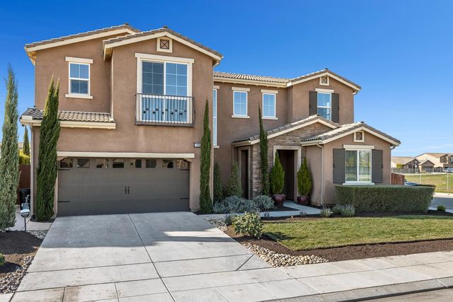 1006 La Canada Avenue, Clovis, CA 93619