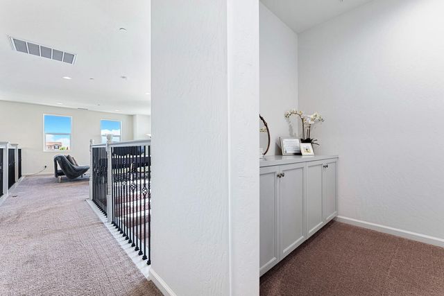 1006 La Canada Avenue, Clovis, CA 93619