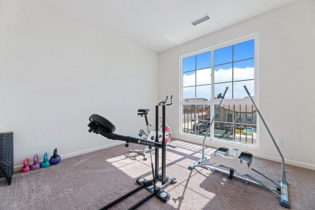 1006 La Canada Avenue, Clovis, CA 93619