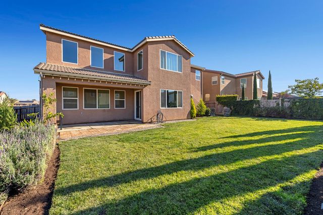 1006 La Canada Avenue, Clovis, CA 93619