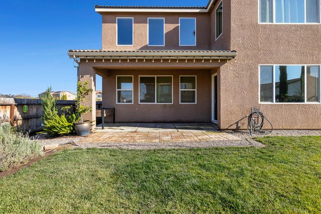 1006 La Canada Avenue, Clovis, CA 93619