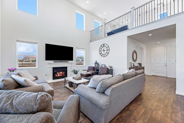 1006 La Canada Avenue, Clovis, CA 93619