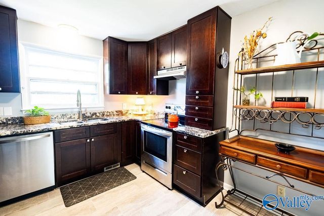 11506 Maplecrest Drive, Huntsville, AL 35803