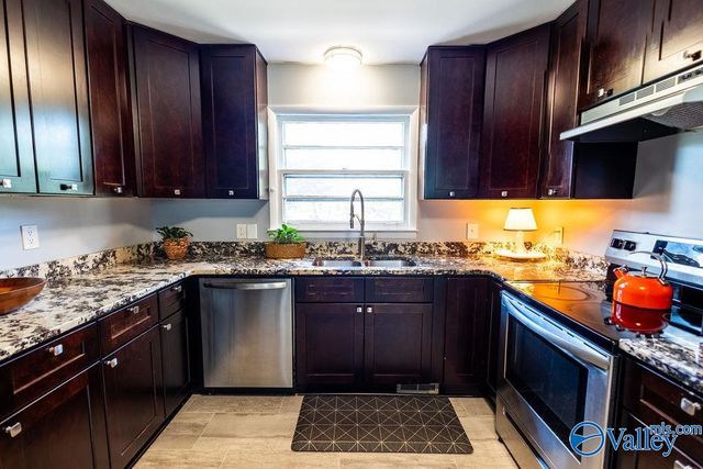 11506 Maplecrest Drive, Huntsville, AL 35803