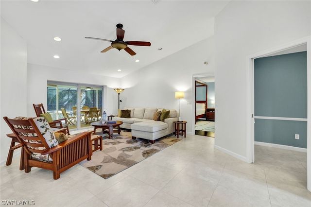 10341 Regent CIR, Naples, FL 34109